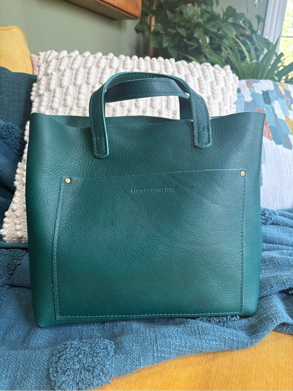 Portland Leather Sea Glass Classic Medium Crossbody